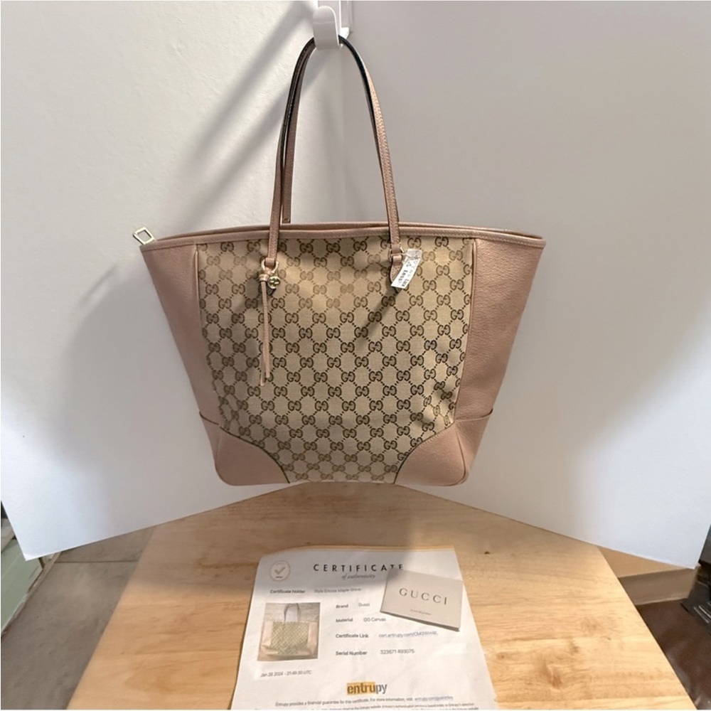Gucci Beige and Tan Tote Bag w/COA No CallOuts - Picture 2 of 11